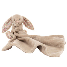 Das Bild in den Galerie-Viewer laden, Jellycat Kinder Blossom Bea Beige Bunny Soother Kuscheltier Hase mit Decke 34 cm Größe Einheitsgröße
